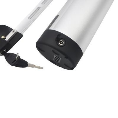 CE / MSDS ได้รับการอนุมัติการระเบิด 36V / 48V 10ah 400WH แบตเตอรี่จักรยาน LFP ยานยนต์พร้อมรีโมทคอนโทรลสำหรับรถสามล้อไฟฟ้า