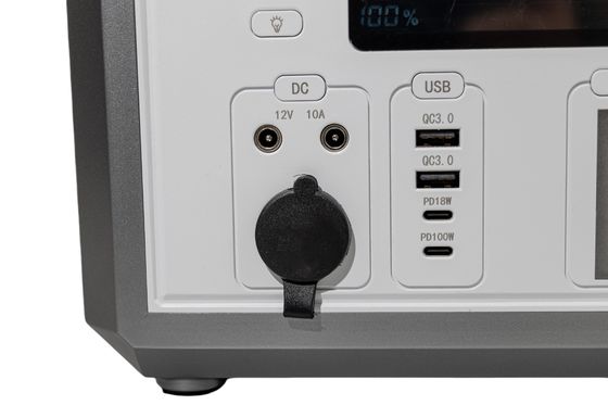 ความหนาแน่นของพลังงานสูง DC12V 300W USB พกพา แพวเวอร์แบงค์ ชาร์จรถ / ชาร์จแผงแสงอาทิตย์ MSDS อนุมัติสําหรับสํารองที่บ้าน