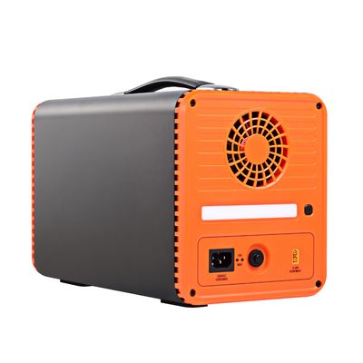 การชาร์จเร็ว 220V / 110V ภายใน 2.5 ชั่วโมง MPPR สนับสนุนโรงไฟฟ้าพกพาที่มี APP / Bluetooth สําหรับการดับไฟภายนอก