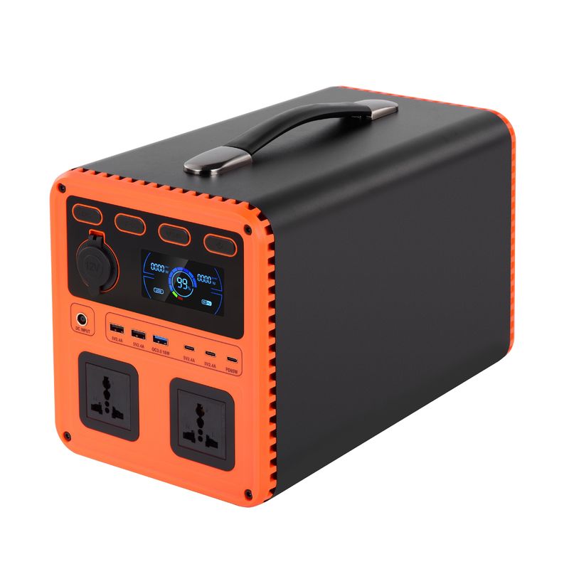 การชาร์จเร็ว 220V / 110V ภายใน 2.5 ชั่วโมง MPPR สนับสนุนโรงไฟฟ้าพกพาที่มี APP / Bluetooth สําหรับการดับไฟภายนอก